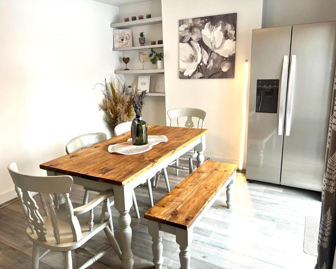Lovely Single Room Лондон Екстериор снимка